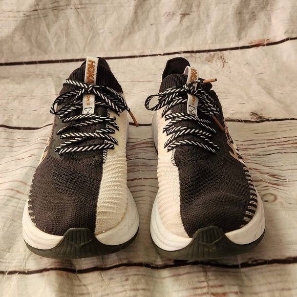 JUST PURCHASED OFF OF POSH MARK, sadly they are too big.
*original seller pics - Picture 3 of 9